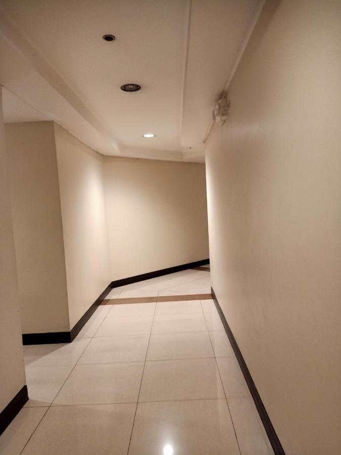 Taj'S Condotel Pasay Exteriör bild