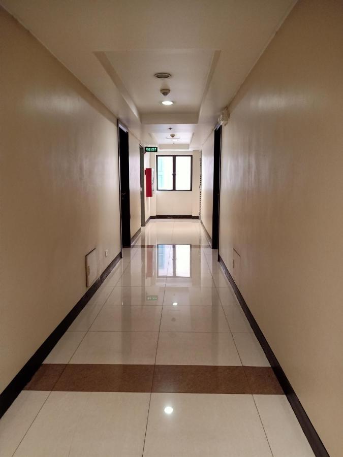 Taj'S Condotel Pasay Exteriör bild