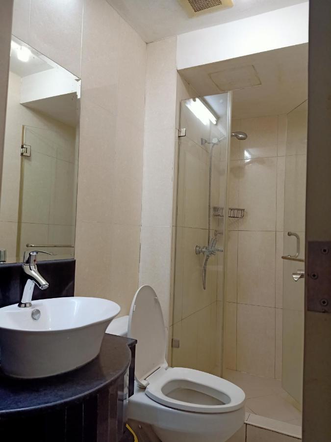 Taj'S Condotel Pasay Exteriör bild